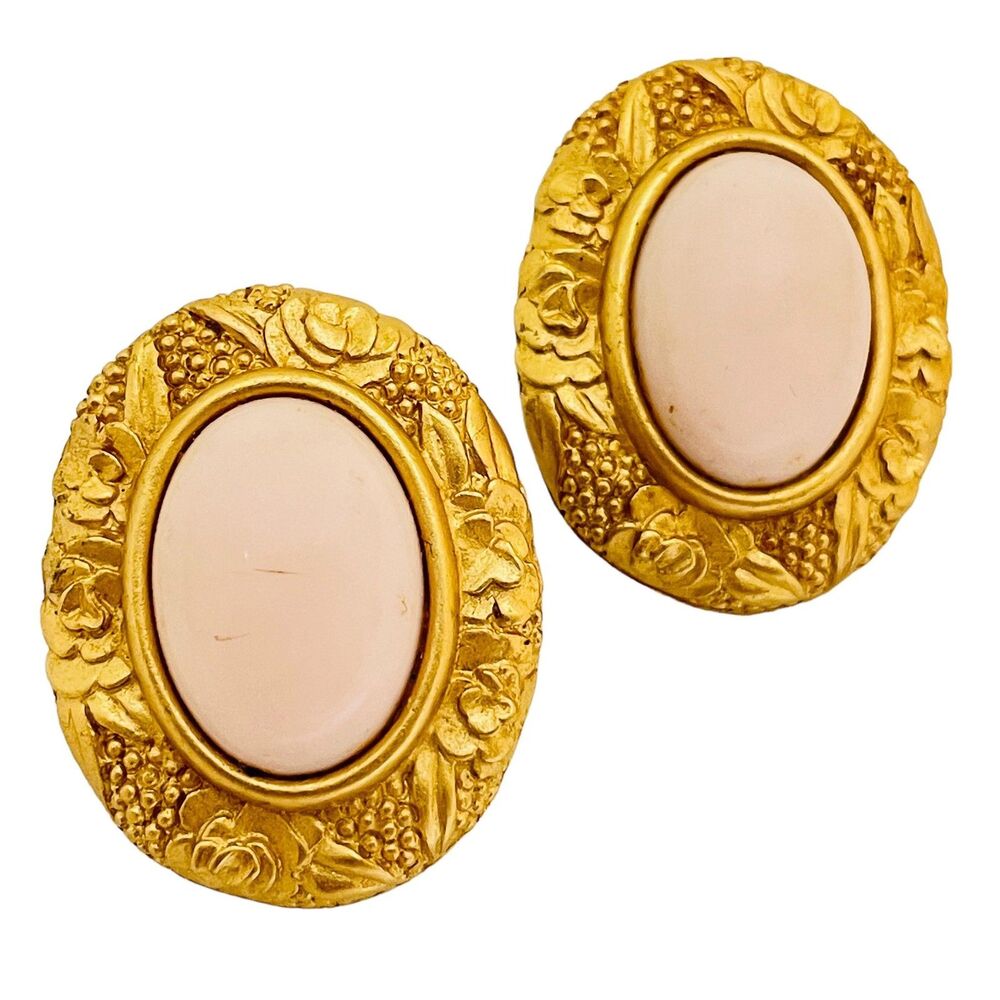 MONET signes vintage faux coral designer runway earrings